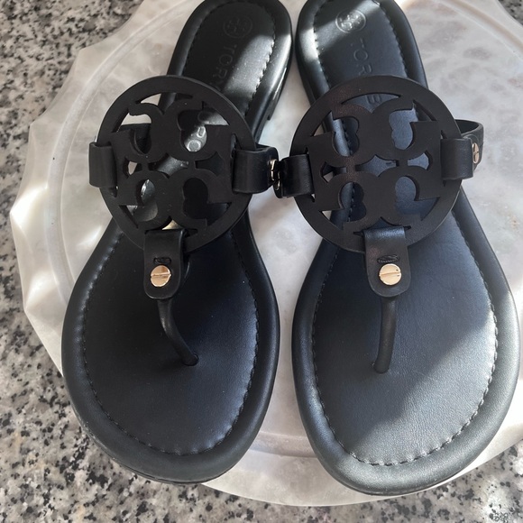 TORY BURCH | Miller Sandal - Picture 3 of 16